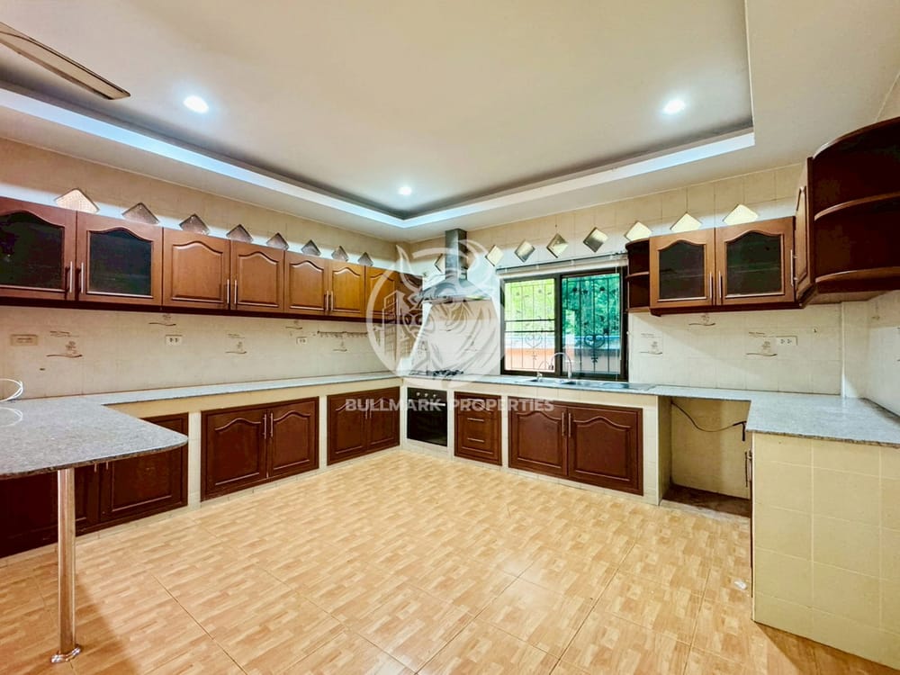 renovation-opportunity-pool-villa-on-948-sqm-land-for-sale-bmh1880