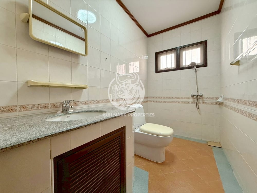 spacious-3-bedroom-house-for-sale-in-east-pattaya-bmh1983