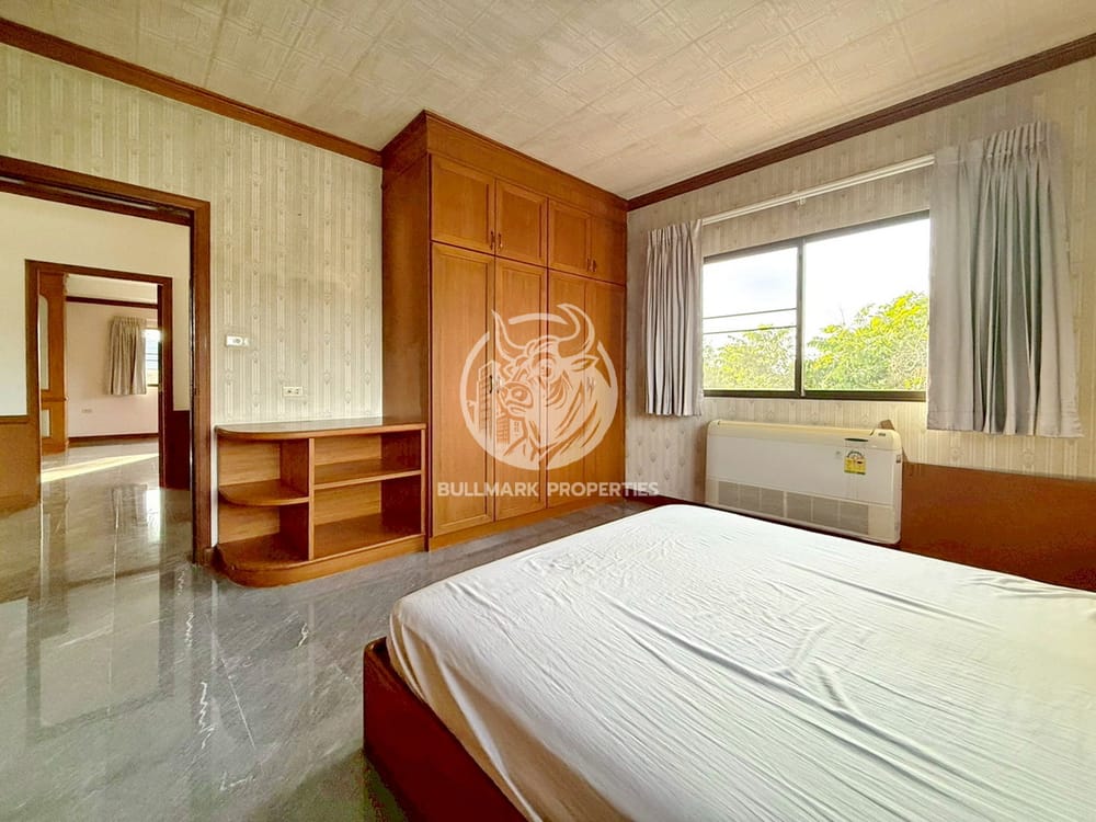 spacious-3-bedroom-house-for-sale-in-east-pattaya-bmh1983