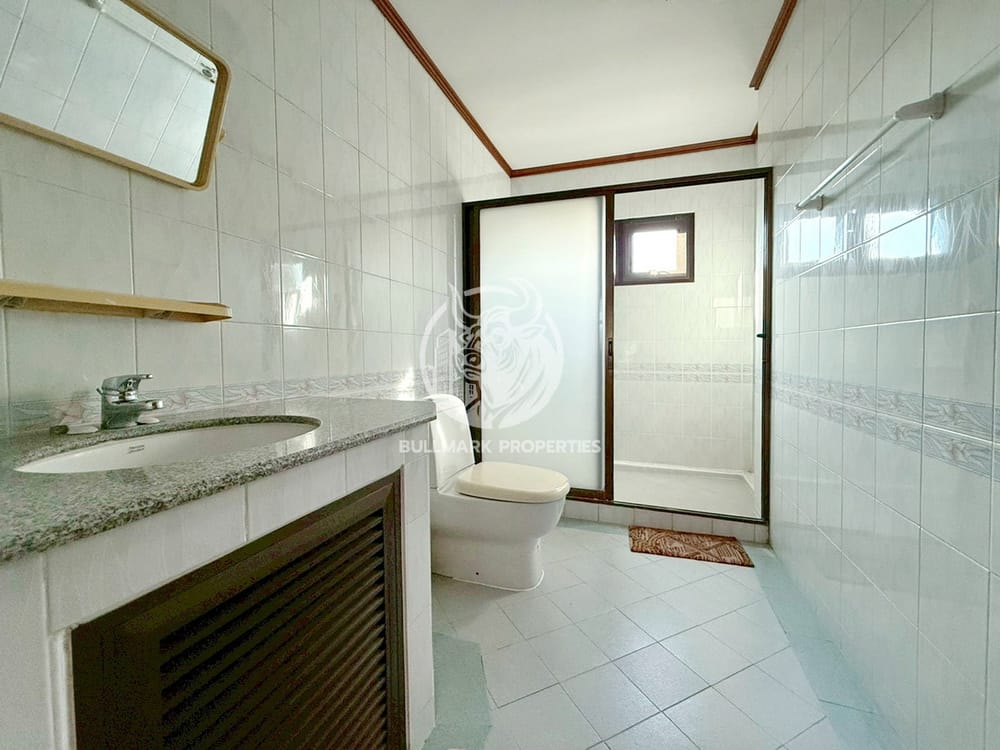 spacious-3-bedroom-house-for-sale-in-east-pattaya-bmh1983