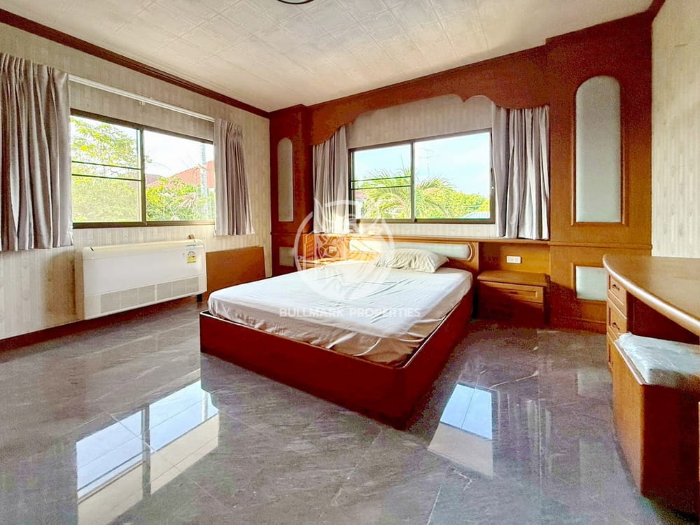 spacious-3-bedroom-house-for-sale-in-east-pattaya-bmh1983