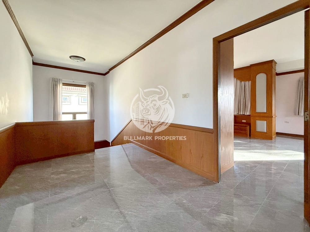 spacious-3-bedroom-house-for-sale-in-east-pattaya-bmh1983