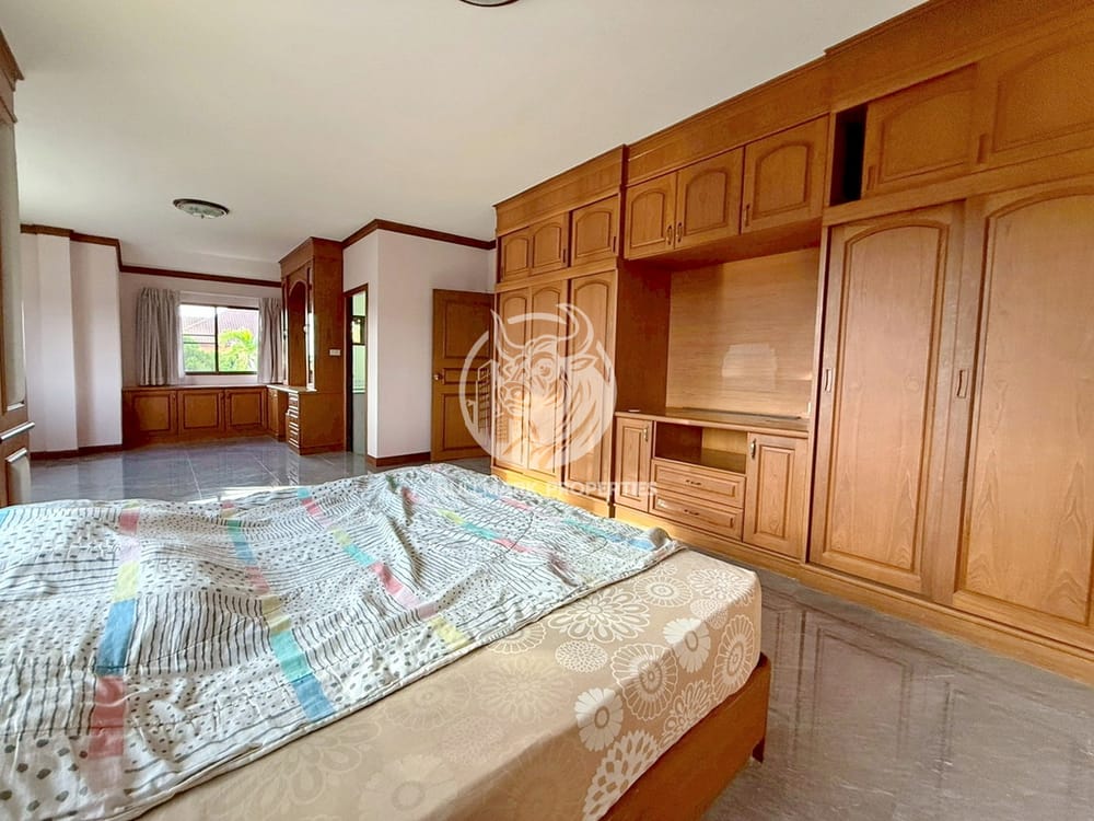 spacious-3-bedroom-house-for-sale-in-east-pattaya-bmh1983