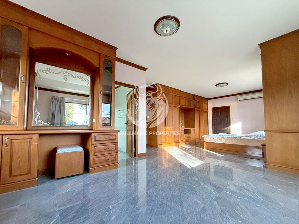 spacious-3-bedroom-house-for-sale-in-east-pattaya-bmh1983