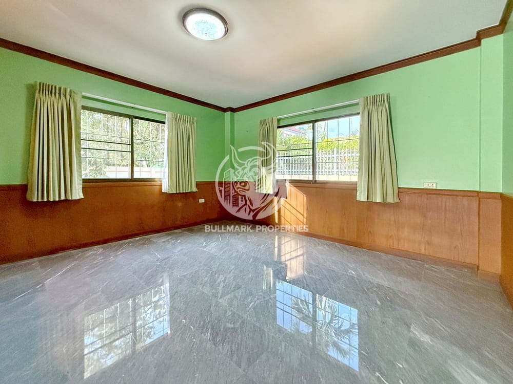 spacious-3-bedroom-house-for-sale-in-east-pattaya-bmh1983