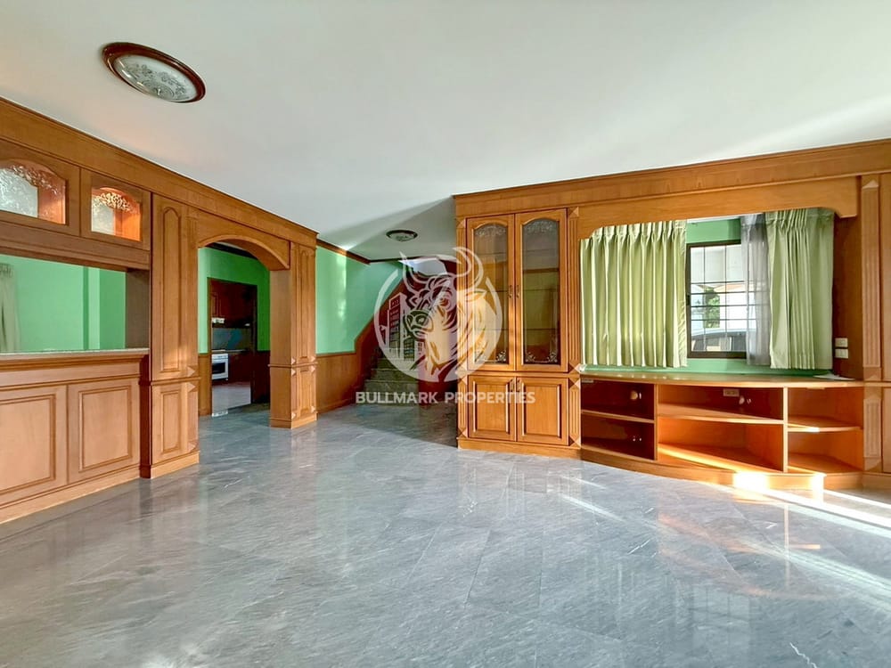 spacious-3-bedroom-house-for-sale-in-east-pattaya-bmh1983