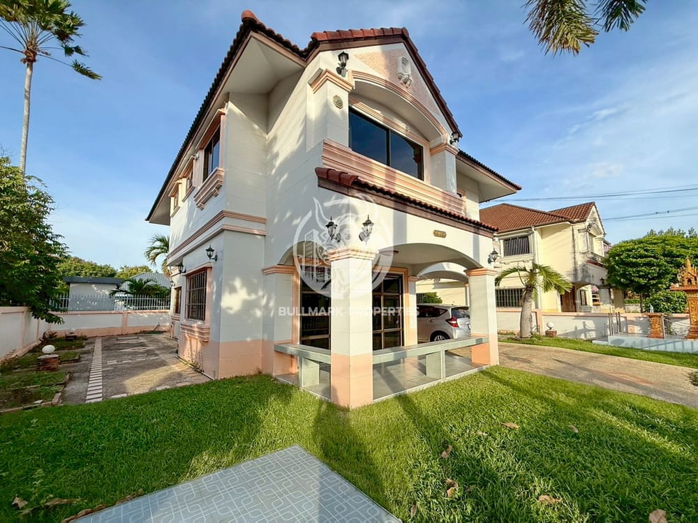 spacious-3-bedroom-house-for-sale-in-east-pattaya-bmh1983