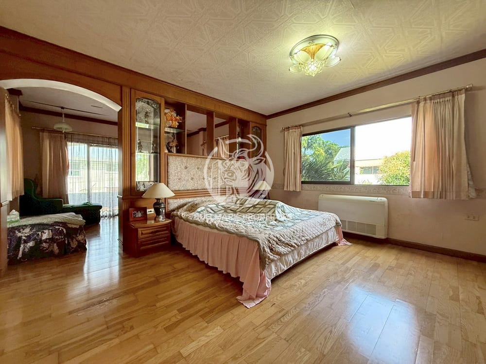 spacious-5-bedroom-house-for-sale-in-east-pattaya-bmh1984