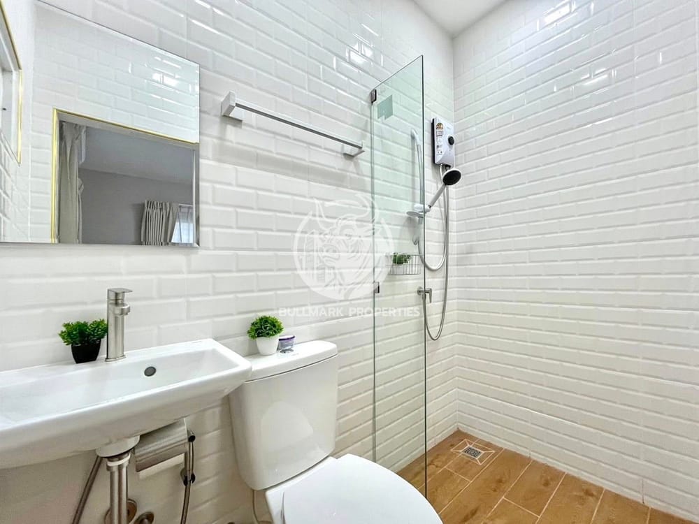 spacious-3-bedroom-house-for-sale-in-east-pattaya-bmh1991