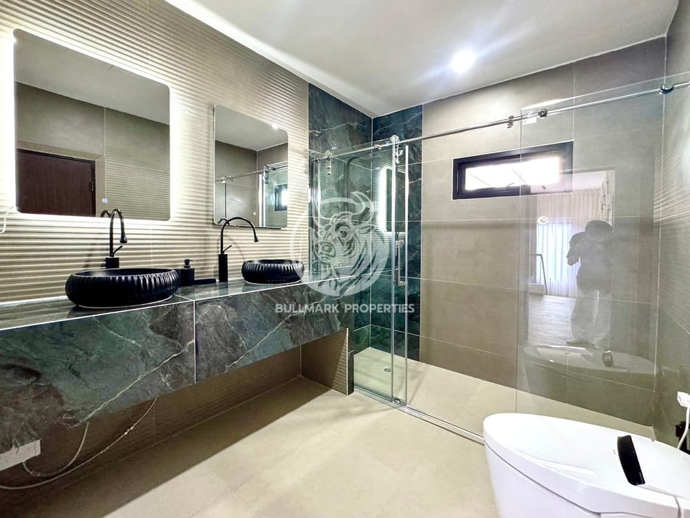 spacious-5-bedroom-pool-villa-in-country-club-villa-east-pattaya-bmh1992