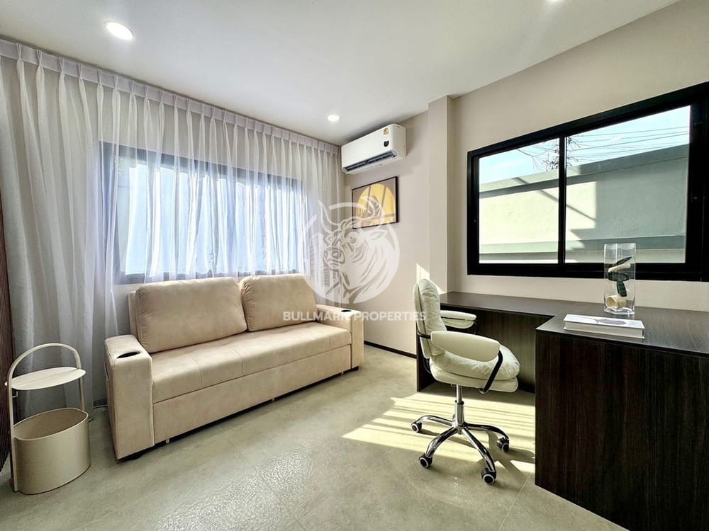 spacious-5-bedroom-pool-villa-in-country-club-villa-east-pattaya-bmh1992