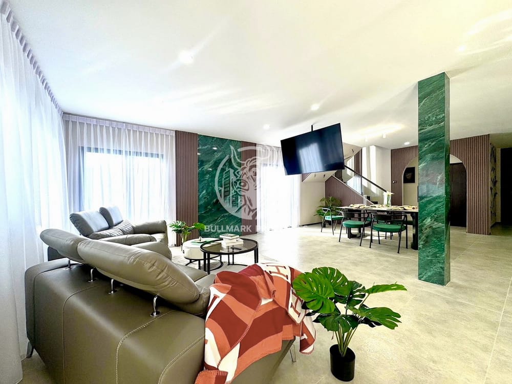 spacious-5-bedroom-pool-villa-in-country-club-villa-east-pattaya-bmh1992