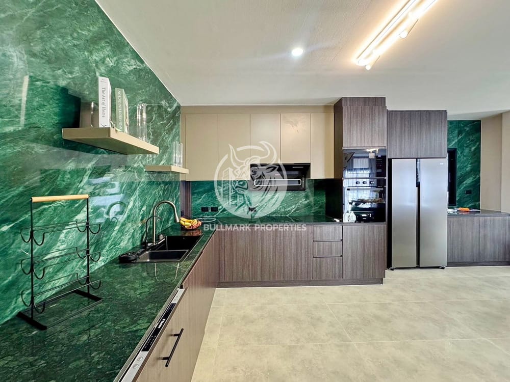 spacious-5-bedroom-pool-villa-in-country-club-villa-east-pattaya-bmh1992