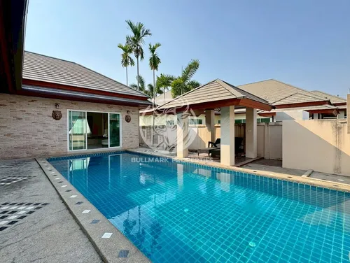 luxury-pool-villa-for-sale-and-rent-baan-piammongkol-village-bmh2065