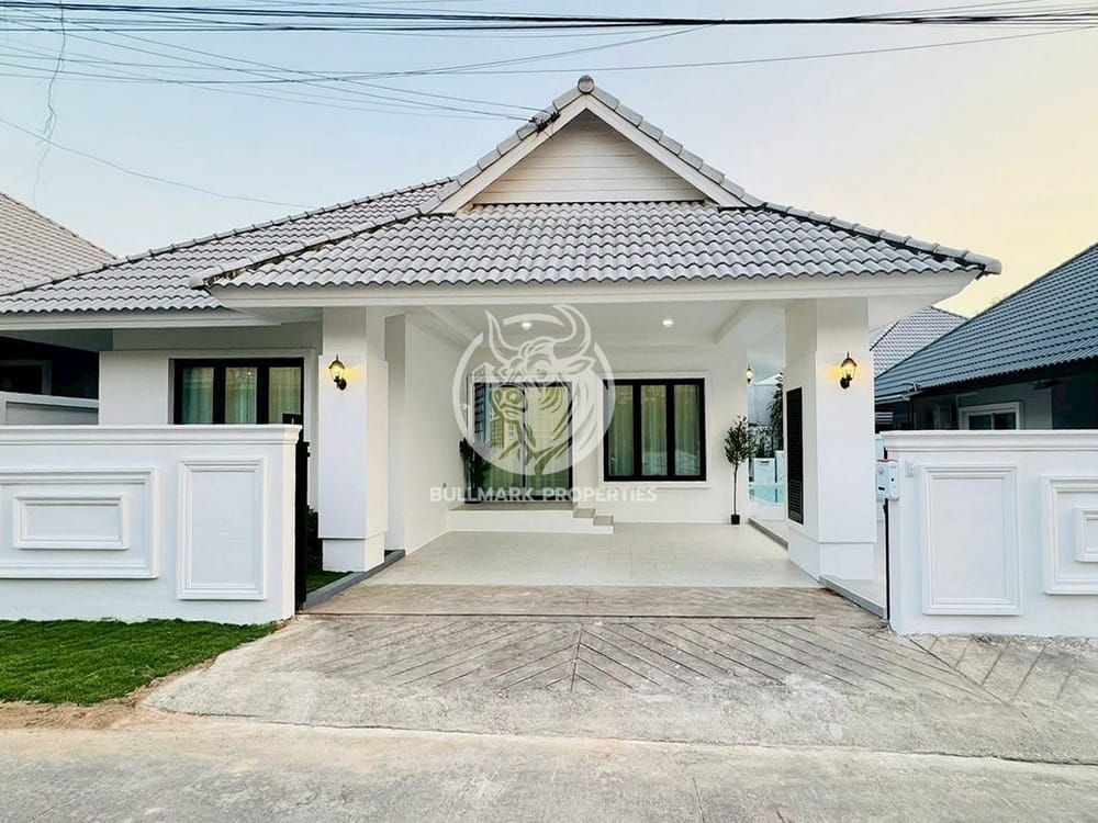 spacious-3-bedroom-house-with-city-view-in-nong-pla-lai-pattaya-for-sale-bmh2075