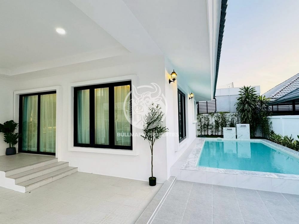 spacious-3-bedroom-house-with-city-view-in-nong-pla-lai-pattaya-for-sale-bmh2075