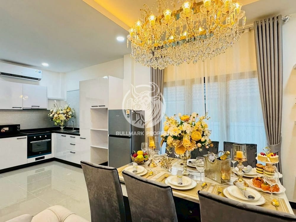 spacious-3-bedroom-house-with-city-view-in-nong-pla-lai-pattaya-for-sale-bmh2075