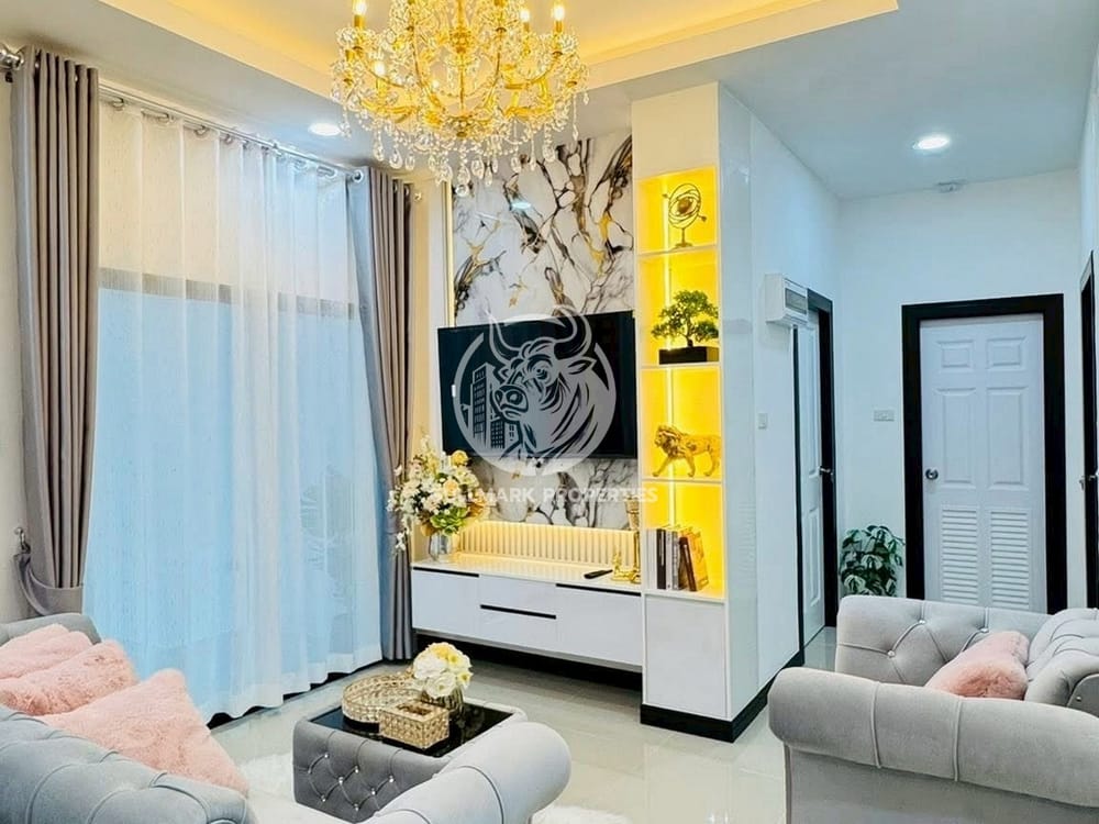 spacious-3-bedroom-house-with-city-view-in-nong-pla-lai-pattaya-for-sale-bmh2075
