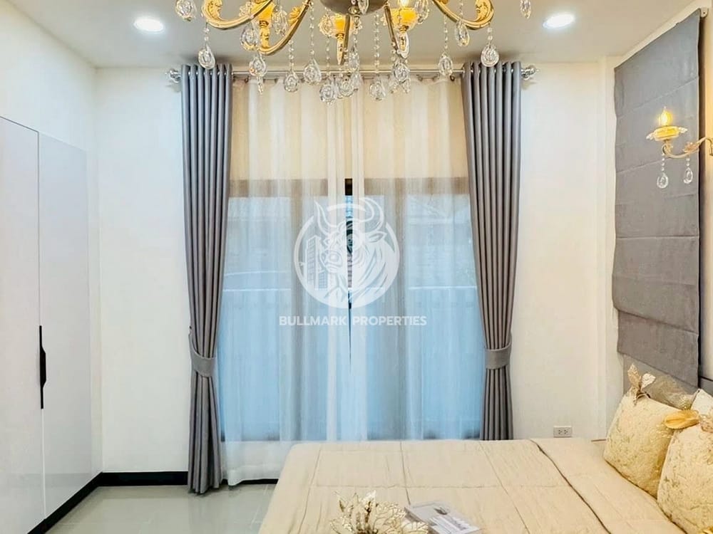 spacious-3-bedroom-house-with-city-view-in-nong-pla-lai-pattaya-for-sale-bmh2075