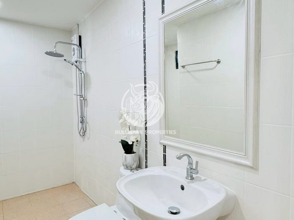 spacious-3-bedroom-house-with-city-view-in-nong-pla-lai-pattaya-for-sale-bmh2075