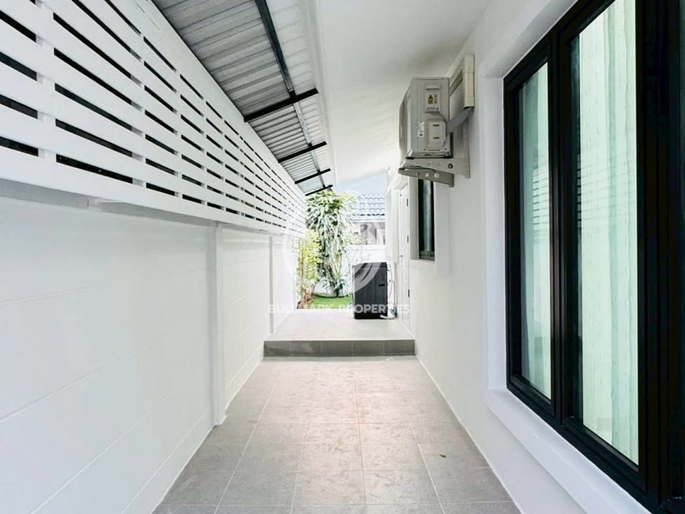 spacious-3-bedroom-house-with-city-view-in-nong-pla-lai-pattaya-for-sale-bmh2075