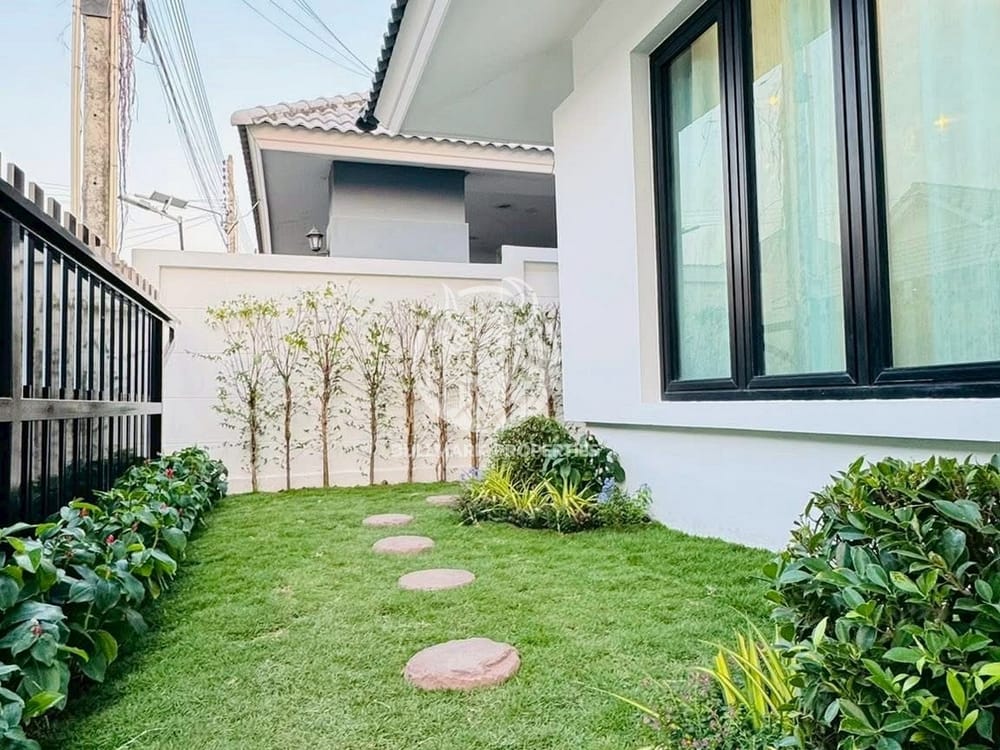 spacious-3-bedroom-house-with-city-view-in-nong-pla-lai-pattaya-for-sale-bmh2075