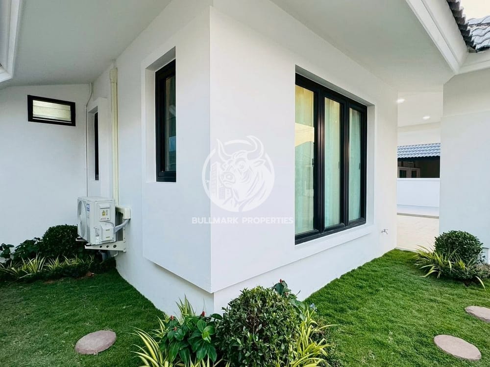 spacious-3-bedroom-house-with-city-view-in-nong-pla-lai-pattaya-for-sale-bmh2075