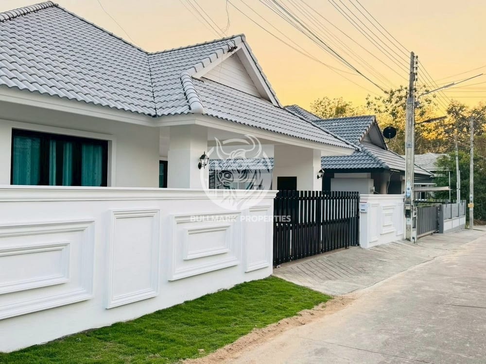 spacious-3-bedroom-house-with-city-view-in-nong-pla-lai-pattaya-for-sale-bmh2075