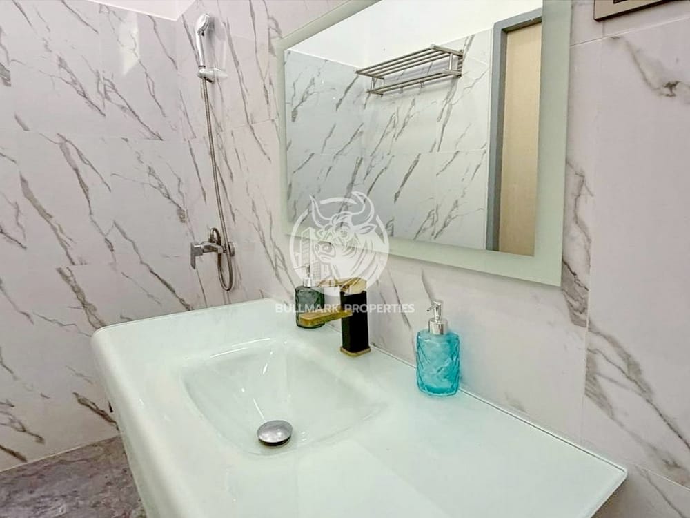 spacious-6-bedroom-pool-villa-for-sale-and-rent-in-pratumnak-pattaya-bmh2079