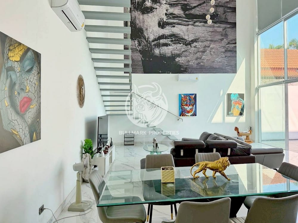 spacious-6-bedroom-pool-villa-for-sale-and-rent-in-pratumnak-pattaya-bmh2079