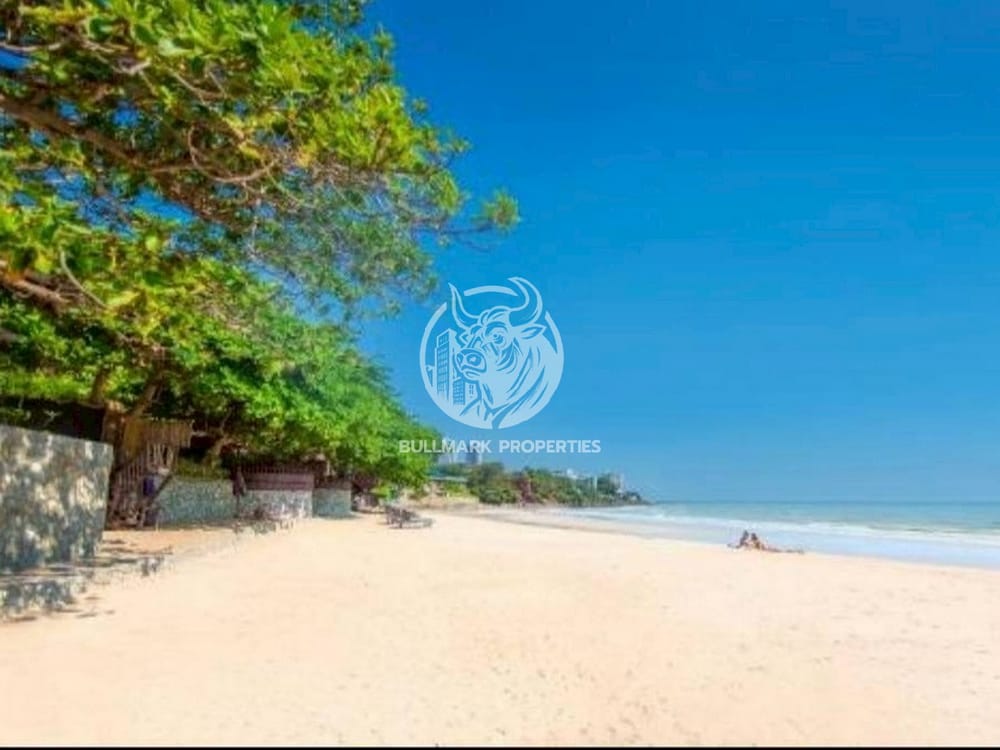 spacious-12-bedroom-pool-villa-for-sale-and-rent-in-pratumnak-pattaya-bmh2080