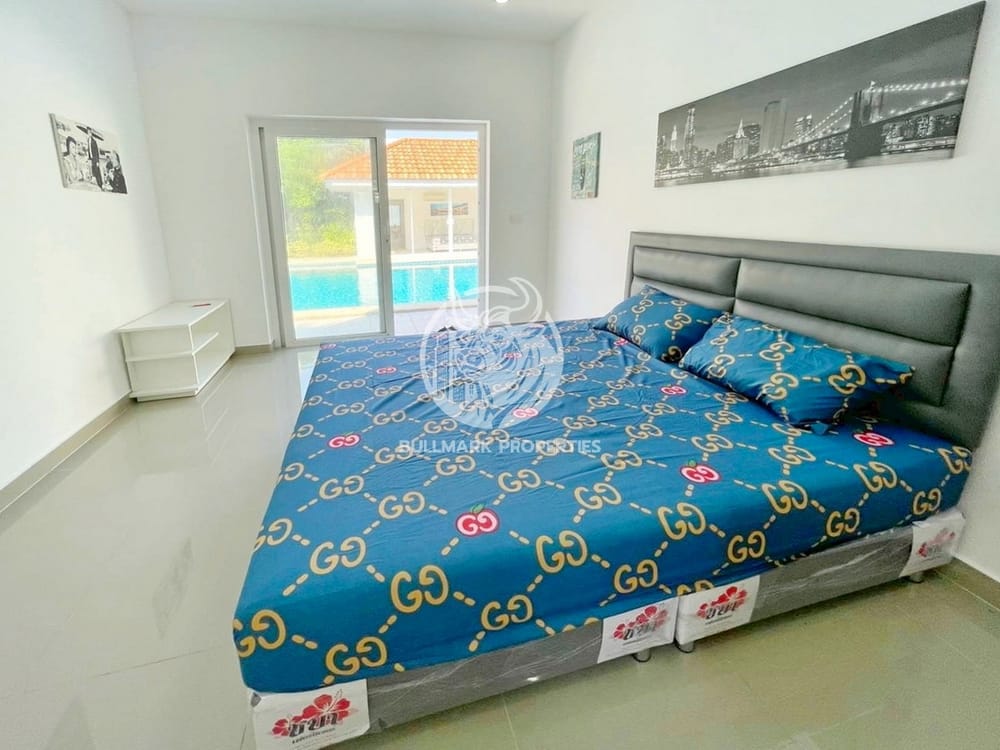 spacious-12-bedroom-pool-villa-for-sale-and-rent-in-pratumnak-pattaya-bmh2080