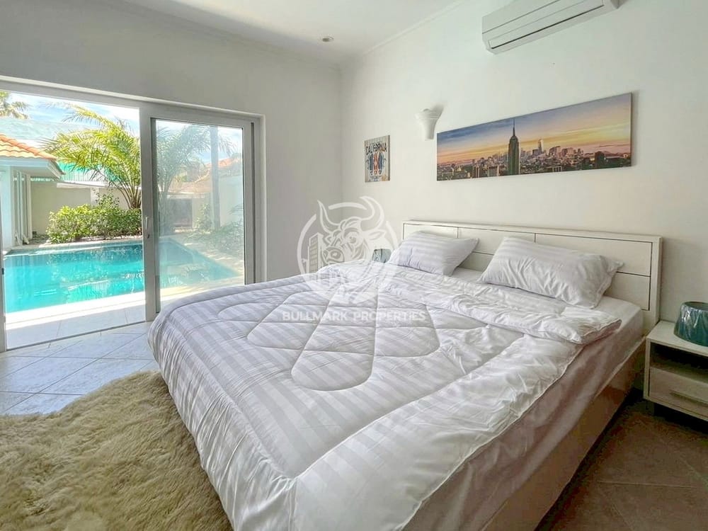 spacious-12-bedroom-pool-villa-for-sale-and-rent-in-pratumnak-pattaya-bmh2080