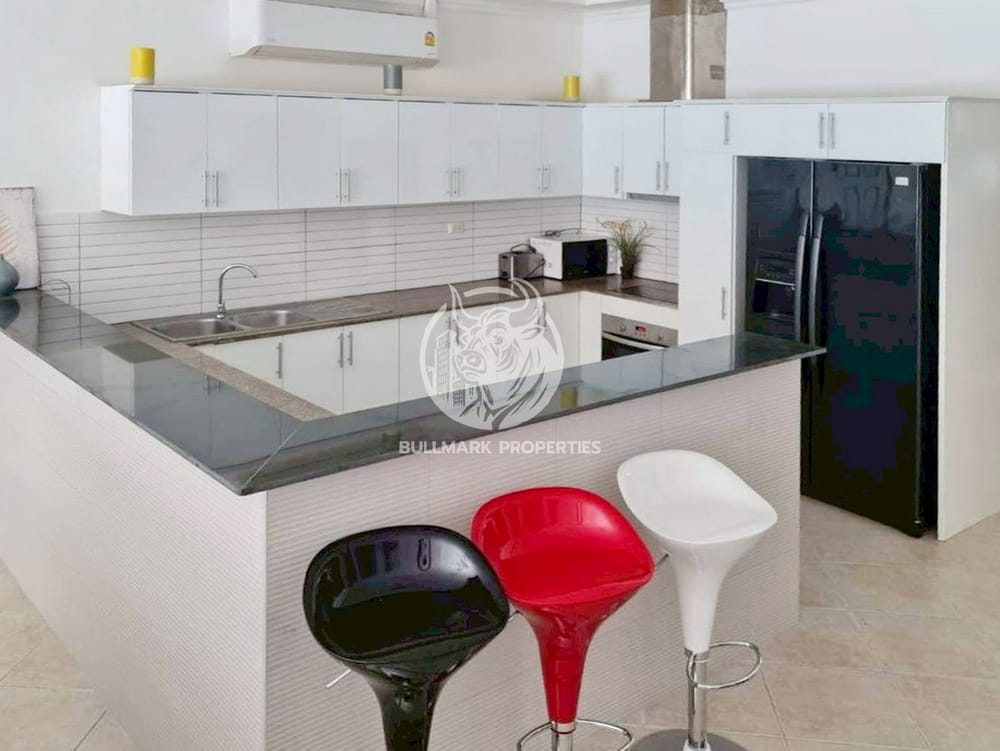 spacious-12-bedroom-pool-villa-for-sale-and-rent-in-pratumnak-pattaya-bmh2080