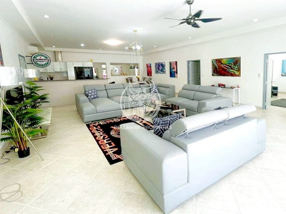 spacious-12-bedroom-pool-villa-for-sale-and-rent-in-pratumnak-pattaya-bmh2080