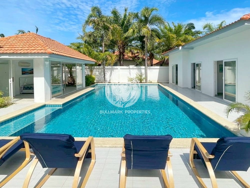 spacious-12-bedroom-pool-villa-for-sale-and-rent-in-pratumnak-pattaya-bmh2080