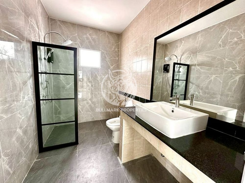 spacious-3-bedroom-house-for-rent-in-raviporn-city-home-village-east-pattaya-bmh2082