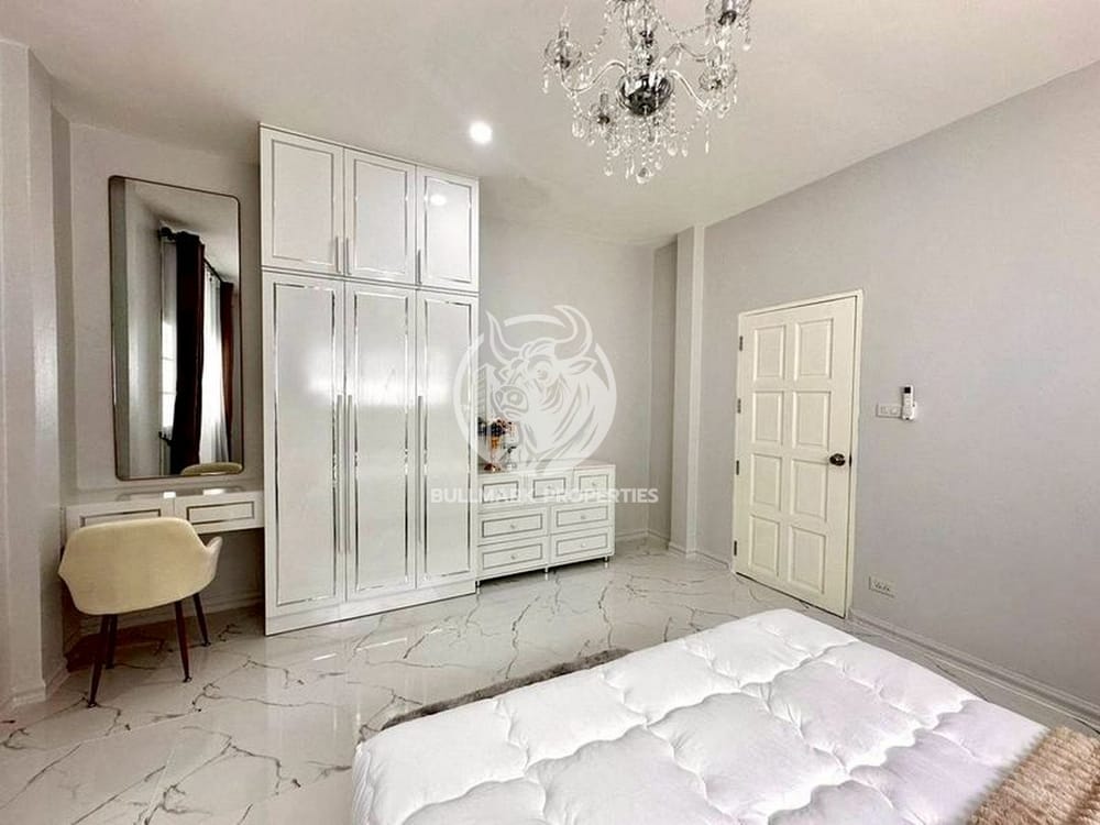 spacious-3-bedroom-house-for-rent-in-raviporn-city-home-village-east-pattaya-bmh2082