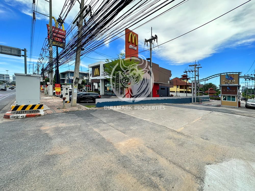 spacious-4-bedroom-house-for-sale-in-central-park-2-pattaya-city-bmh2083