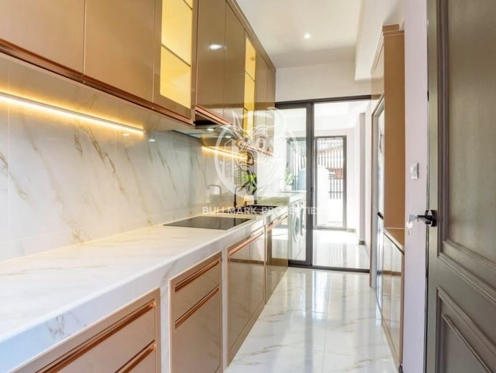 spacious-4-bedroom-house-for-sale-in-central-park-2-pattaya-city-bmh2083
