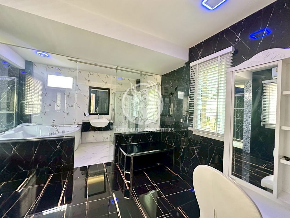 3-bedroom-house-for-rent-in-silk-road-place-east-pattaya-city-view-bmh2068