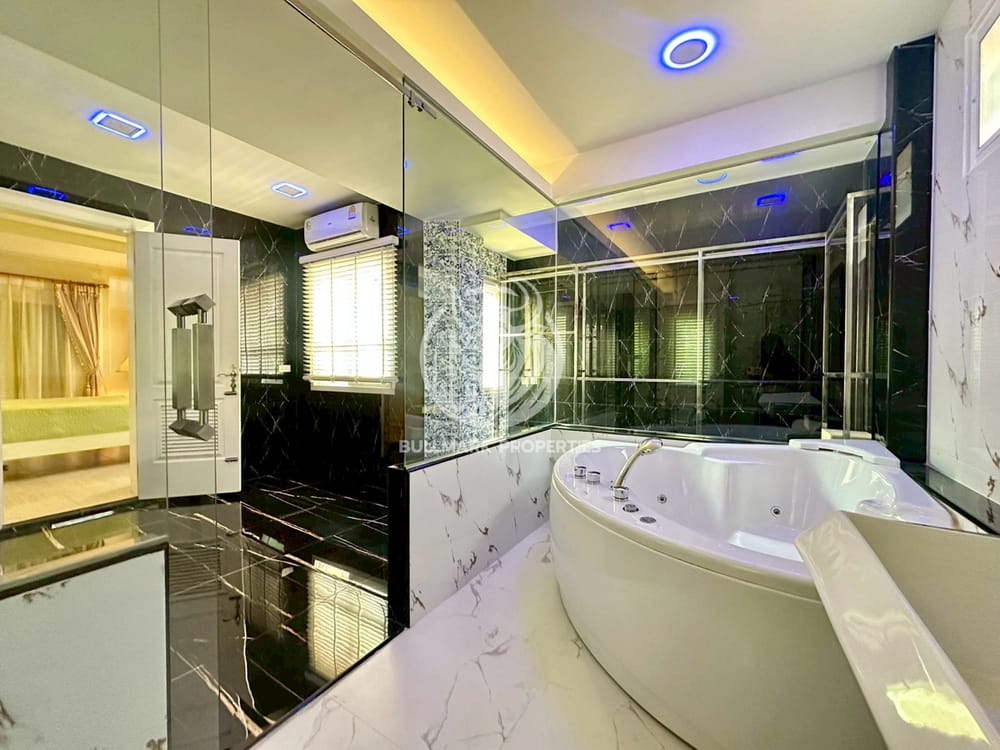 3-bedroom-house-for-rent-in-silk-road-place-east-pattaya-city-view-bmh2068