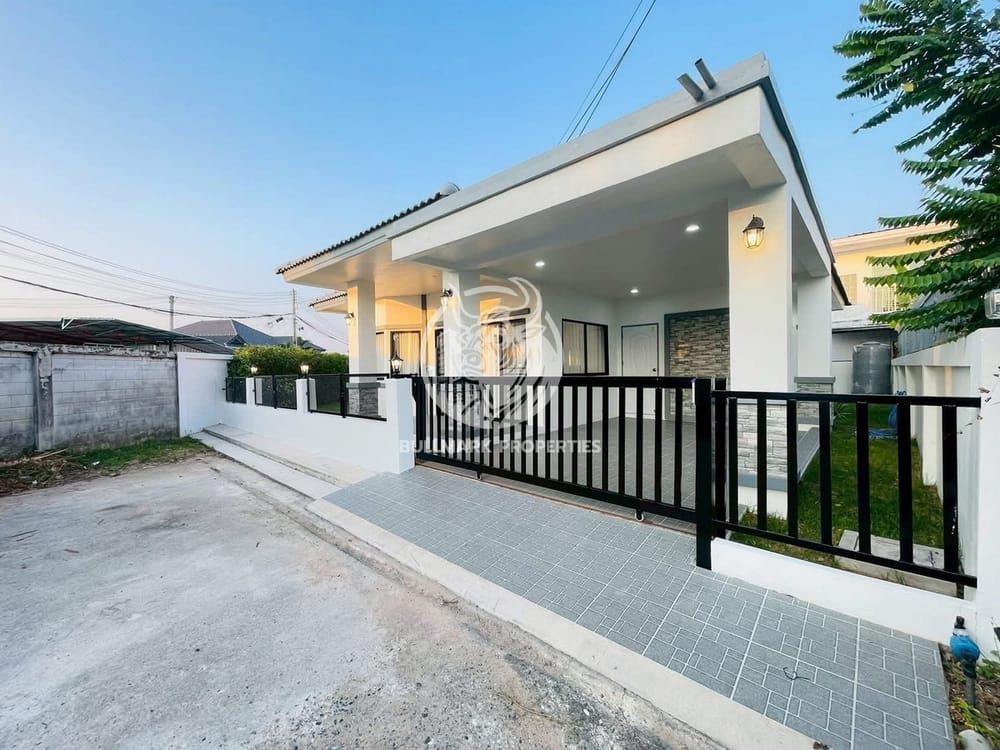 3-bedroom-house-with-city-view-in-east-pattaya-for-sale-bmh2099