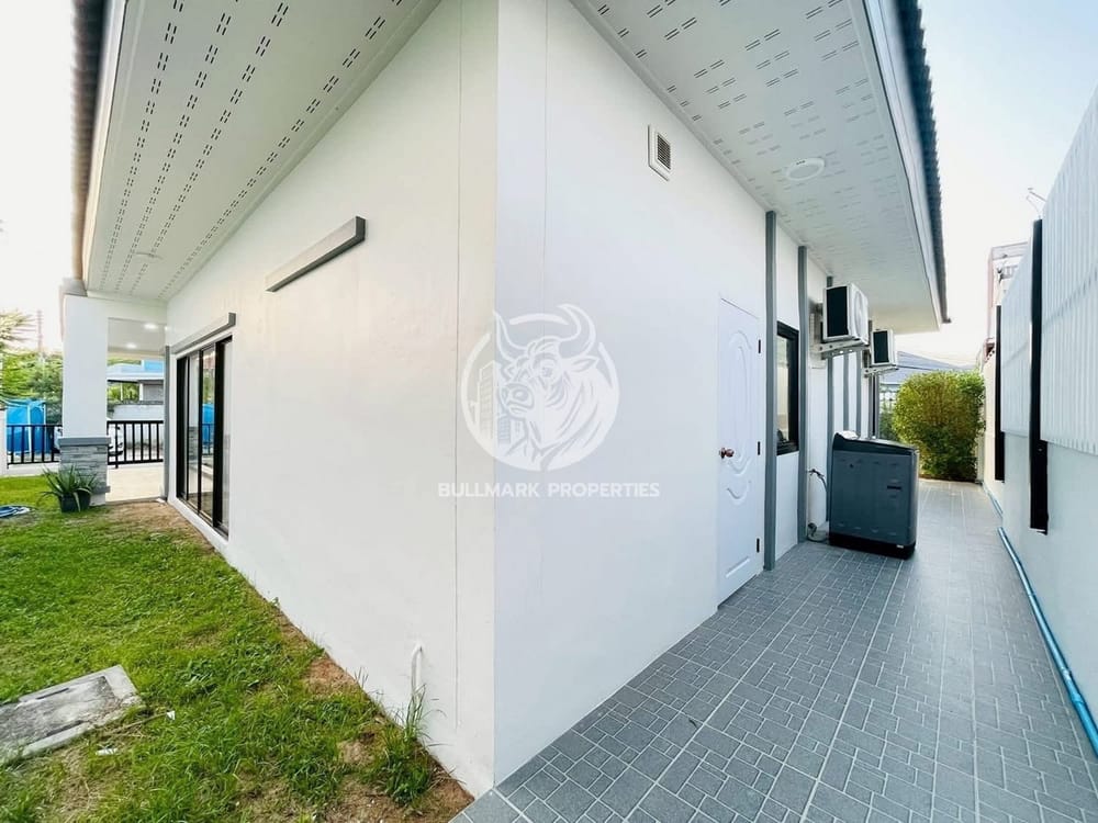 3-bedroom-house-with-city-view-in-east-pattaya-for-sale-bmh2099