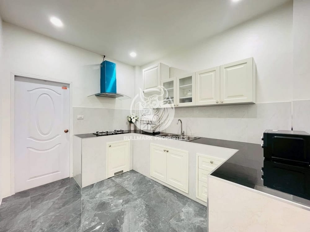 3-bedroom-house-with-city-view-in-east-pattaya-for-sale-bmh2099