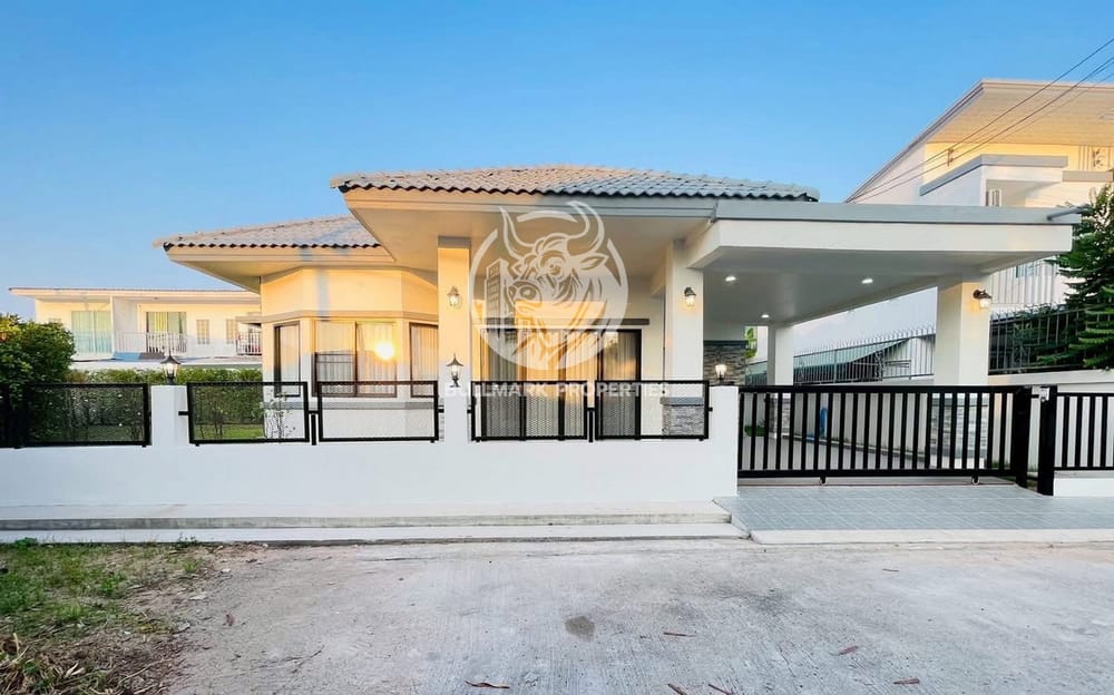 3-bedroom-house-with-city-view-in-east-pattaya-for-sale-bmh2099