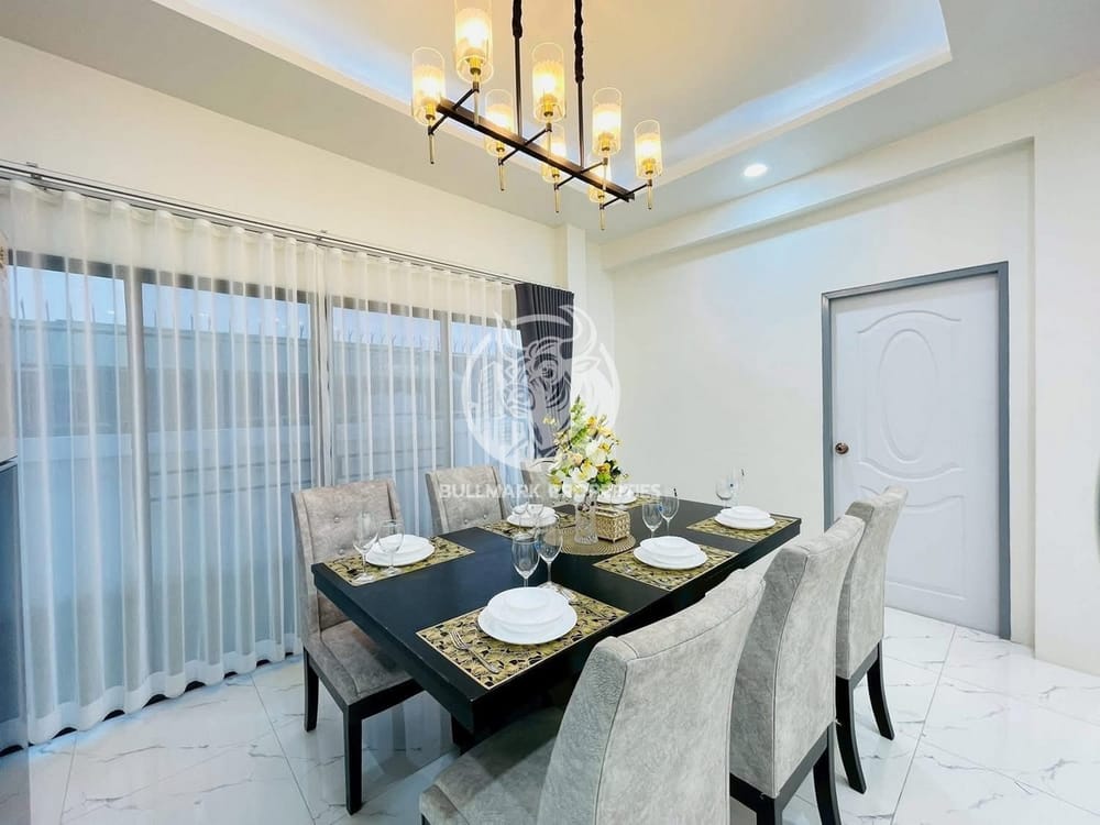 3-bedroom-house-with-city-view-in-east-pattaya-for-sale-bmh2099