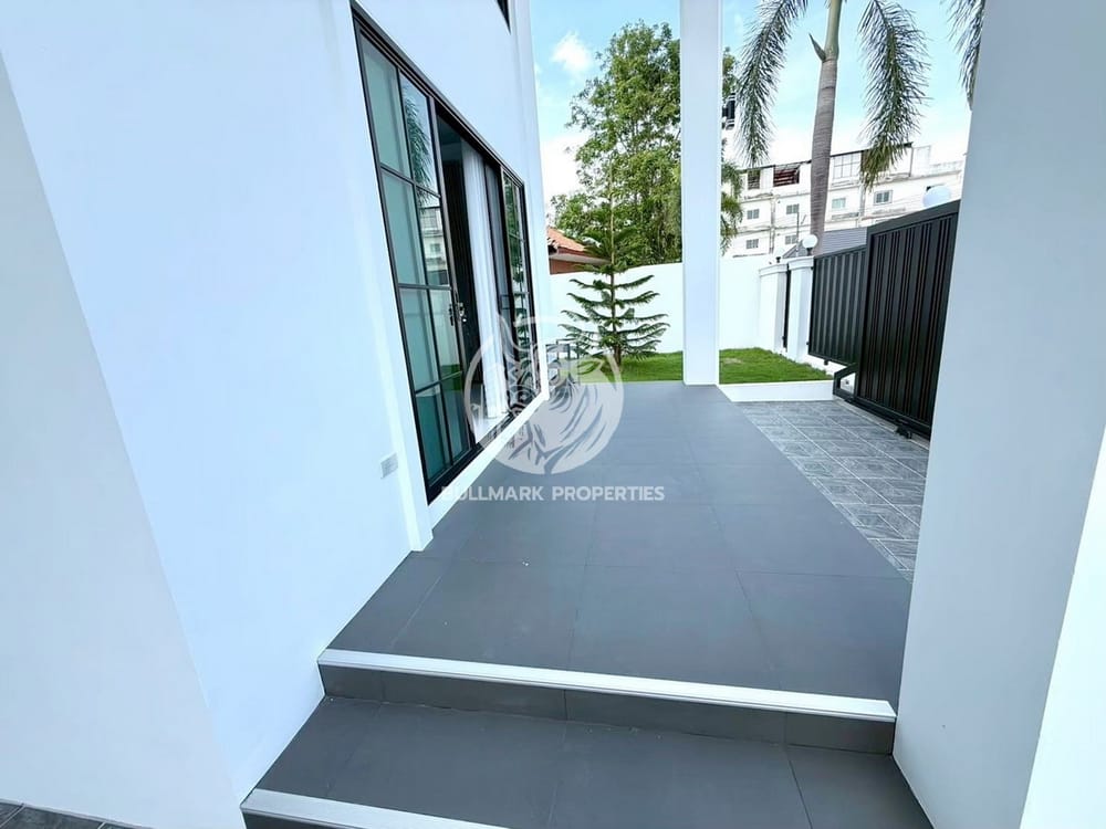 spacious-4-bedroom-house-for-rent-in-east-pattaya-with-city-view-bmh2100