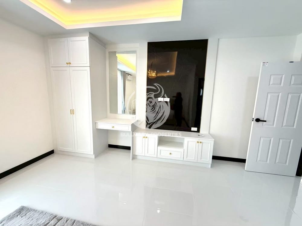 spacious-4-bedroom-house-for-rent-in-east-pattaya-with-city-view-bmh2100
