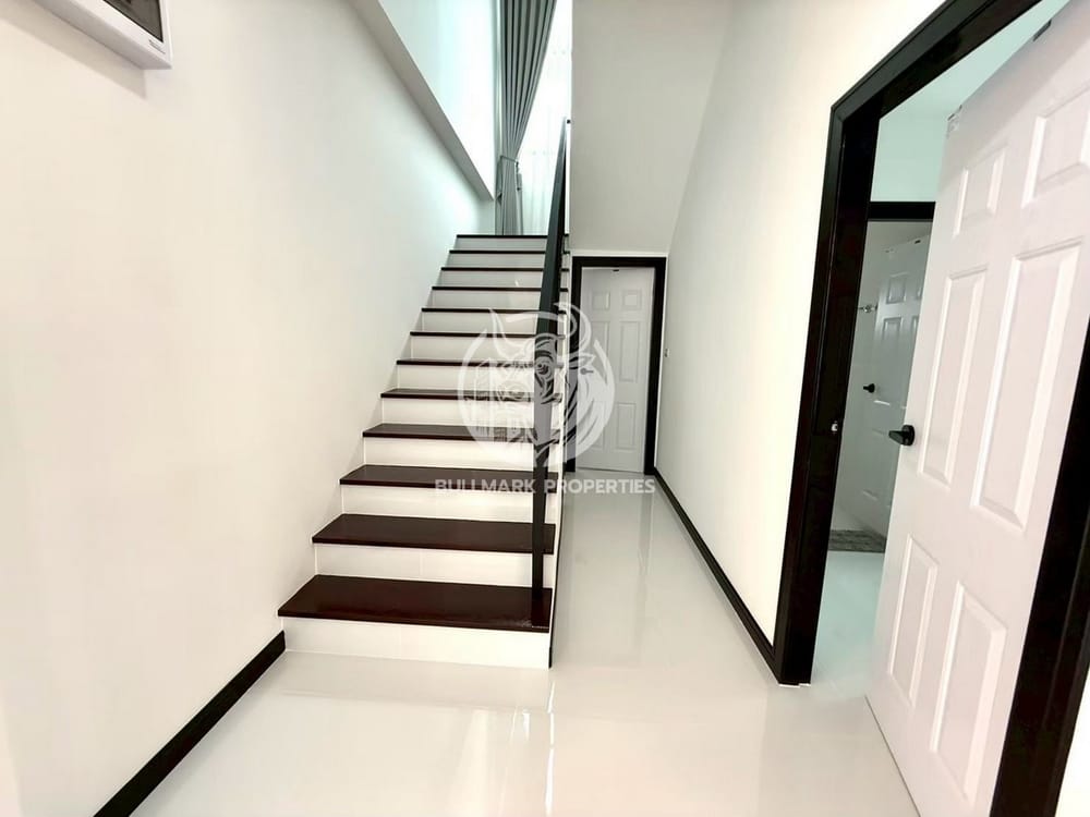 spacious-4-bedroom-house-for-rent-in-east-pattaya-with-city-view-bmh2100